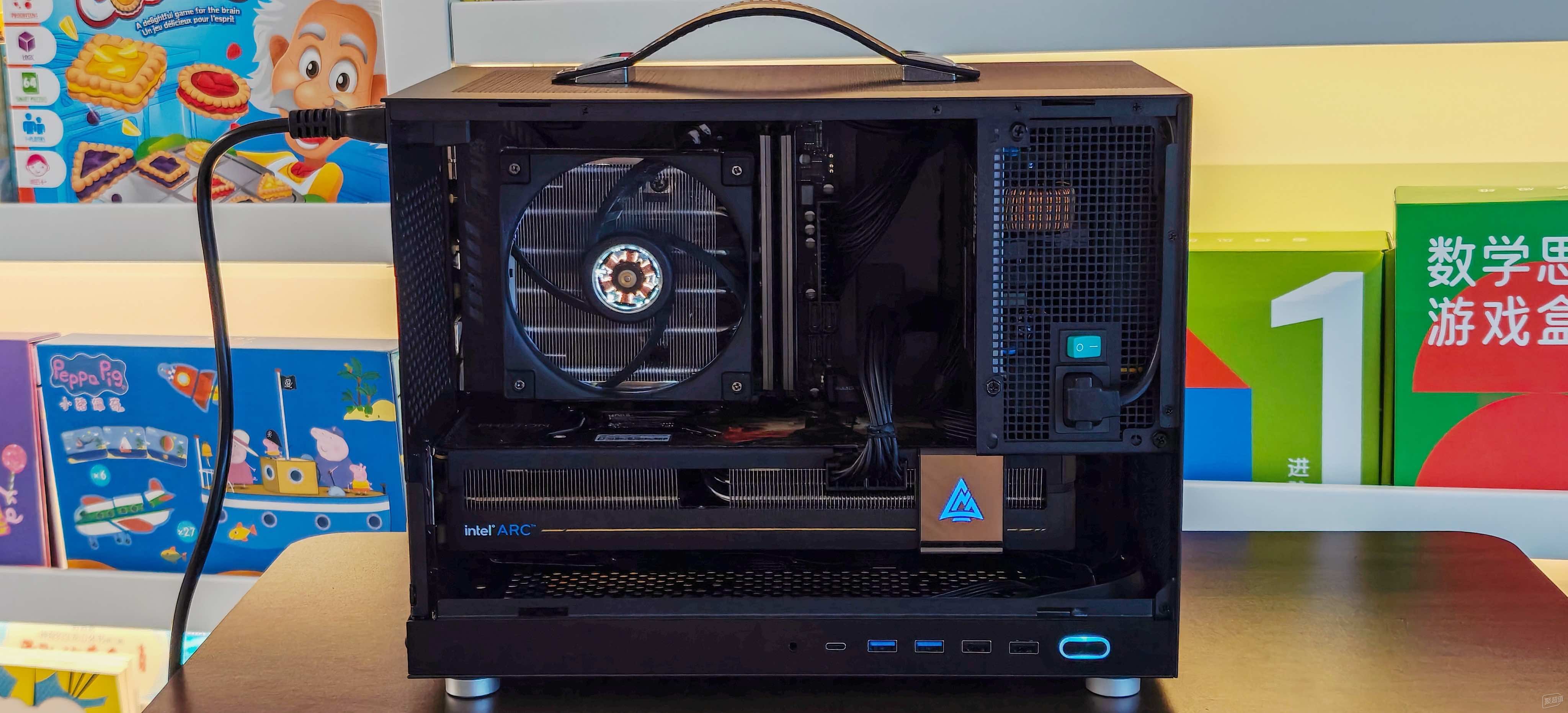 極限緊湊型mATX手提機(jī)箱 閃鱗G300裝機(jī)體驗(yàn)分享！